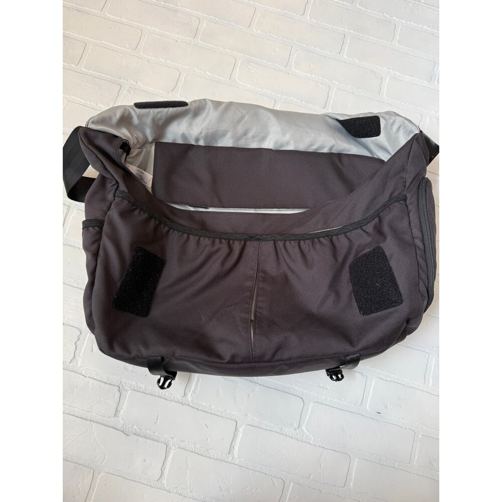 Patagonia Critical Mass Black Messenger Laptop Crossbody Bag Luggage - Picture 5 of 8